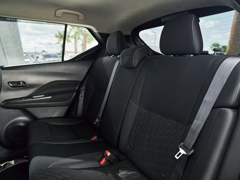 Used 2021 Nissan Kicks S image 25