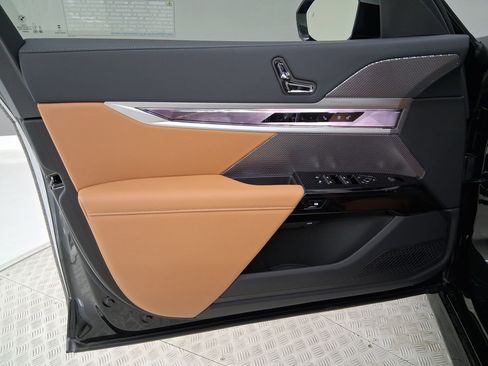 New 2026 BMW 740i w/ Premium Package image 21