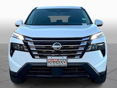 Certified 2025 Nissan Rogue SV image 3