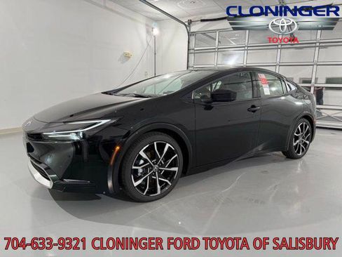 New 2025 Toyota Prius Plug-In Hybrid image 8