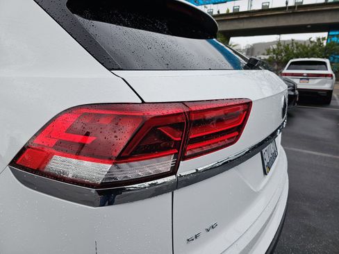 Used 2022 Volkswagen Atlas Cross Sport SE image 34