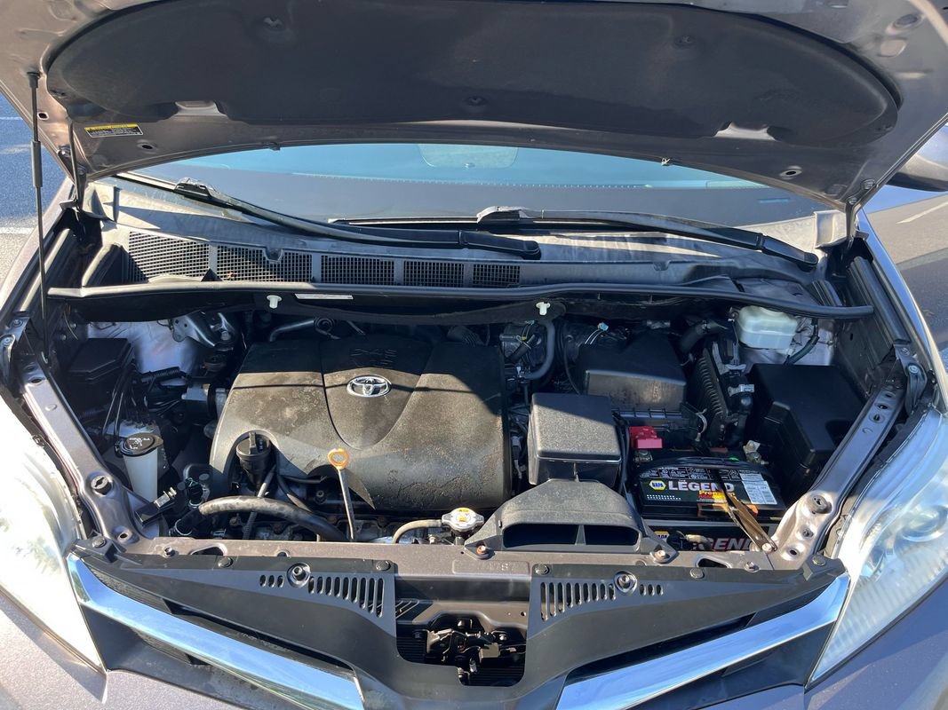 Used 2019 Toyota Sienna LE FWD image 21