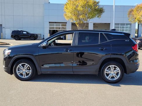 Used 2021 GMC Terrain SLE image 4