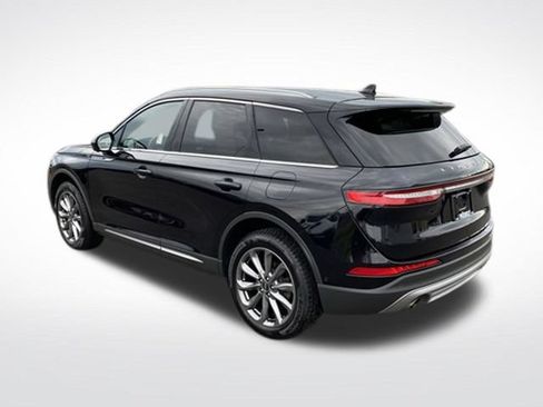 Used 2022 Lincoln Corsair AWD w/ Premium Package image 3