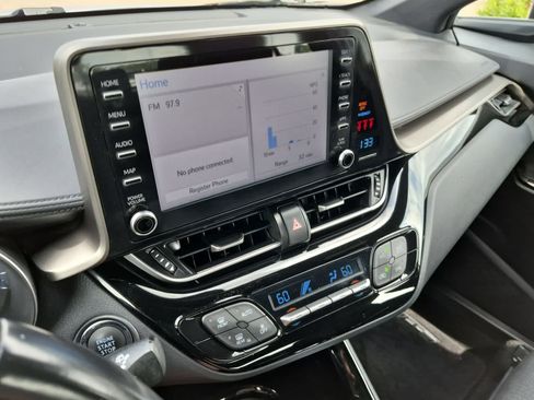 Used 2019 Toyota C-HR XLE FWD image 27