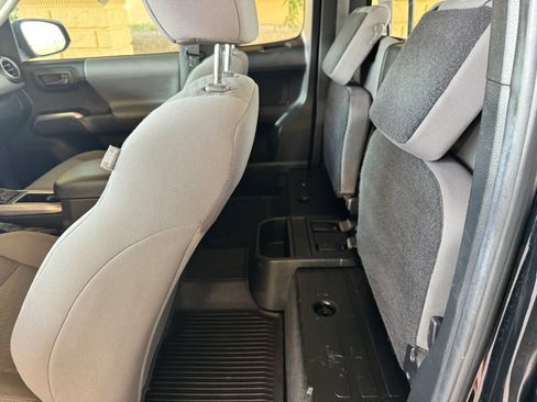 Used 2022 Toyota Tacoma SR5 RWD image 19