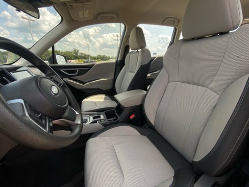 Used 2023 Subaru Forester AWD/4WD image 9