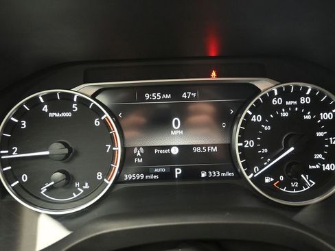 Used 2025 Nissan Rogue SV image 11