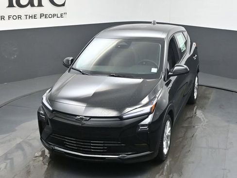 New 2027 Chevrolet Bolt LT w/ Comfort Package FWD image 24