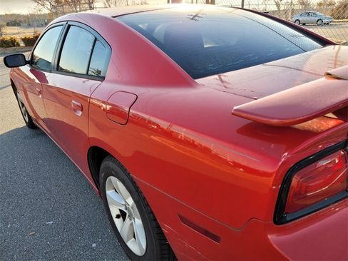 Used 2012 Dodge Charger SE image 6