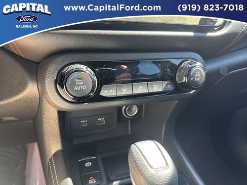 Used 2023 Nissan Kicks SR image 28