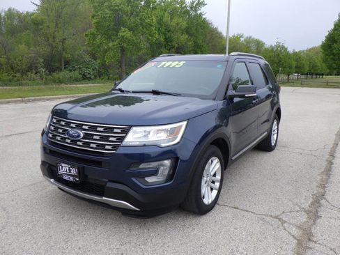 Used 2016 Ford Explorer XLT w/ Equipment Group 202A FWD image 1
