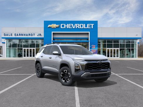 Used 2026 Chevrolet Equinox ACTIV w/ Convenience Package III FWD image 2