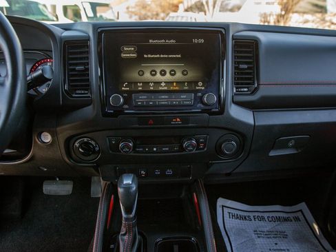 Used 2022 Nissan Frontier PRO-4X w/ Technology Package image 15