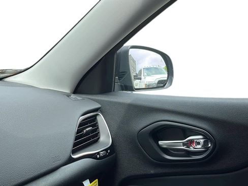 New 2023 Jeep Cherokee Altitude Lux w/ Lux Elite Package image 16