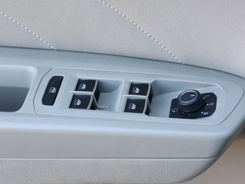 Used 2021 Volkswagen Atlas SEL Premium image 14