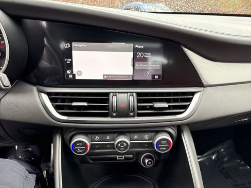 Used 2023 Alfa Romeo Giulia Veloce image 25