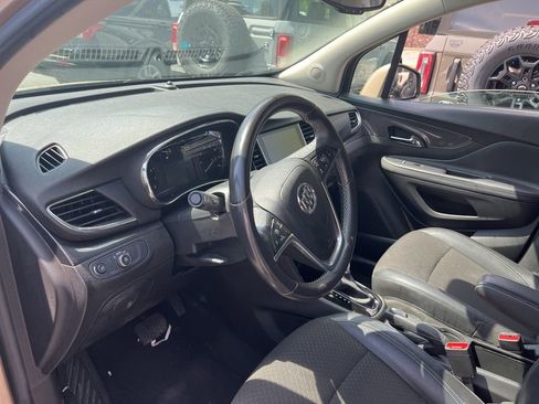Used 2019 Buick Encore Preferred image 9