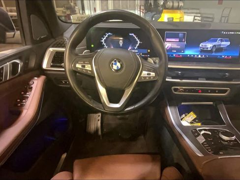 Used 2024 BMW X5 xDrive40i w/ Premium Package image 5