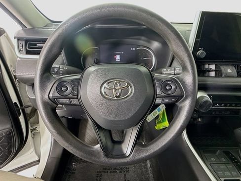 Used 2023 Toyota RAV4 LE AWD/4WD image 13