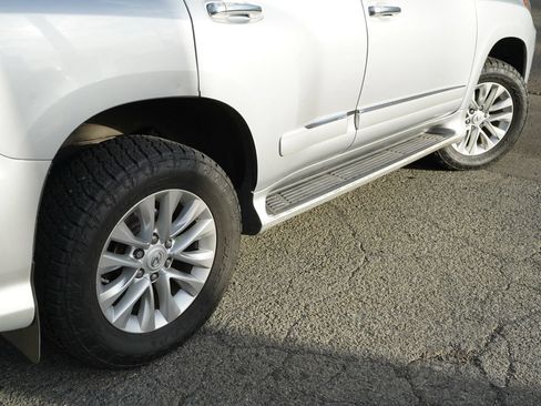 Used 2018 Lexus GX 460 AWD/4WD image 7