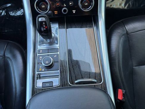 Used 2019 Land Rover Range Rover Sport HSE AWD/4WD image 25