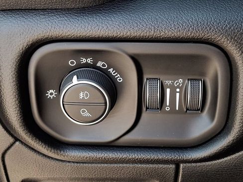 Used 2025 RAM 1500 Big Horn AWD/4WD image 24