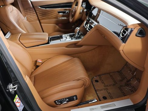 Used 2021 Bentley Flying Spur W12 w/ First Edition Specification AWD/4WD image 23