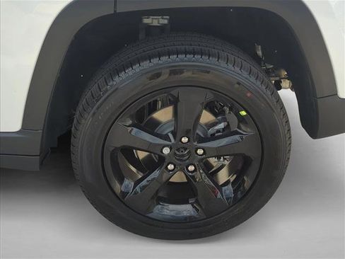 New 2025 Jeep Grand Cherokee Limited image 10