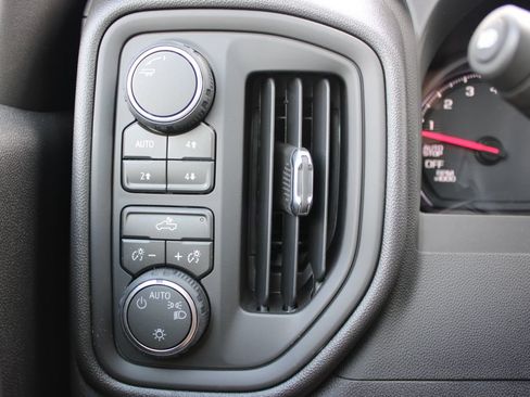New 2026 Chevrolet Silverado 1500 Custom Trail Boss w/ LPO, Dark Essentials Package AWD/4WD image 42