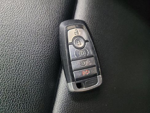 Used 2020 Ford Explorer XLT w/ Equipment Group 202A image 32