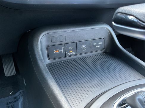 Used 2025 Hyundai Kona SE image 22