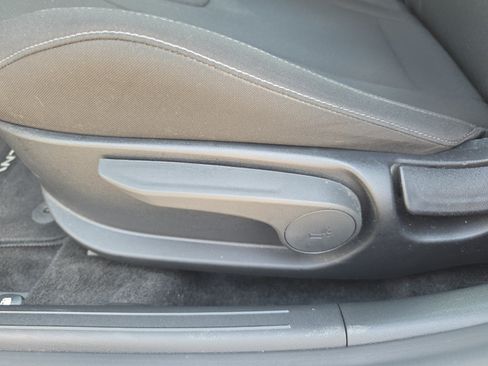 Used 2025 Hyundai Elantra Sport FWD image 9