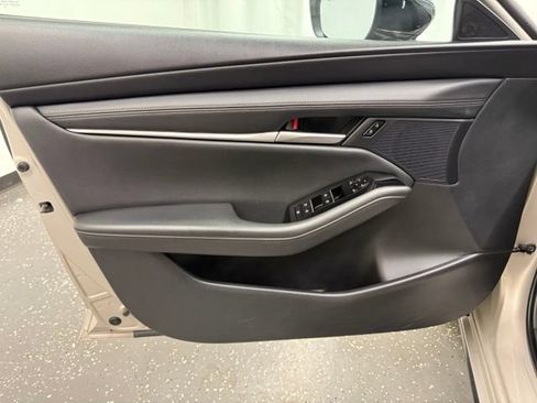 Used 2024 MAZDA MAZDA3 s FWD image 10