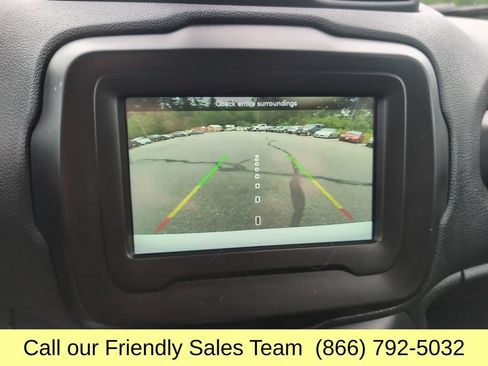 Used 2020 Jeep Renegade Altitude FWD image 19