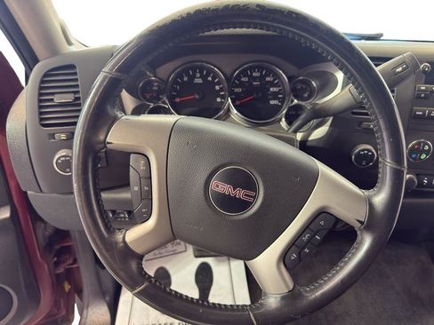 Used 2014 GMC Sierra 2500 SLE w/ SLE Preferred Package AWD/4WD image 17