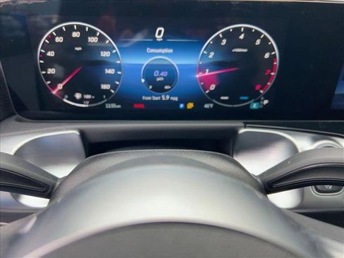 Used 2026 Mercedes-Benz GLB 250 4MATIC image 11