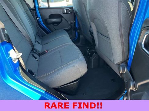 Used 2024 Jeep Gladiator Sport image 9