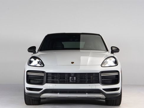 Used 2023 Porsche Cayenne Turbo GT image 3