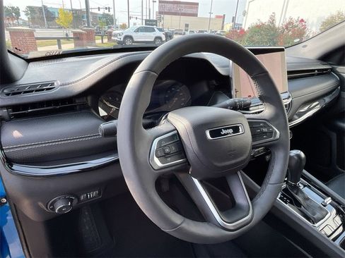 Used 2022 Jeep Compass Altitude image 10