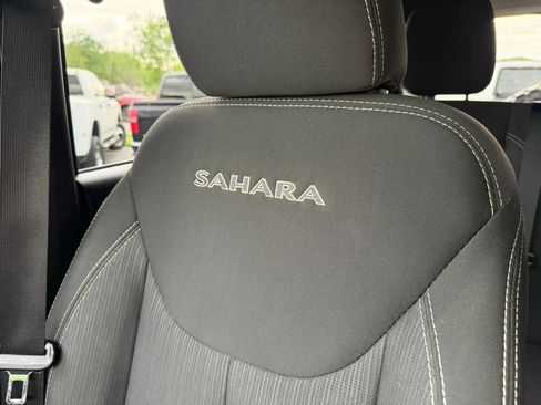 Used 2018 Jeep Wrangler Unlimited Sahara image 49