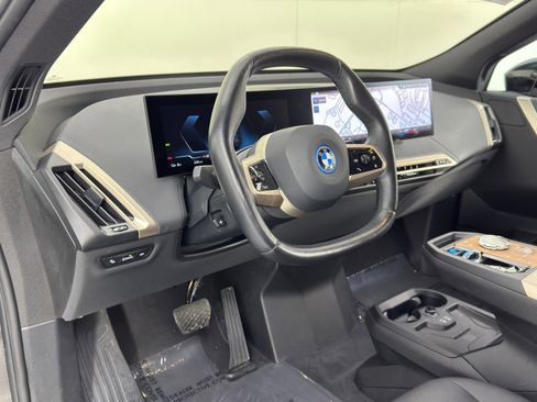 Used 2022 BMW iX xDrive50 w/ Sport Package image 13