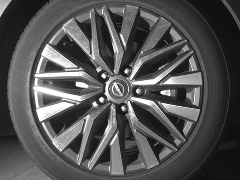 Used 2025 Nissan Altima 2.5 SV image 13