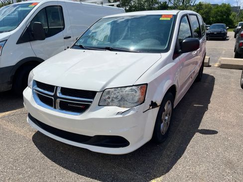 Used 2013 Dodge Grand Caravan SE FWD image 3