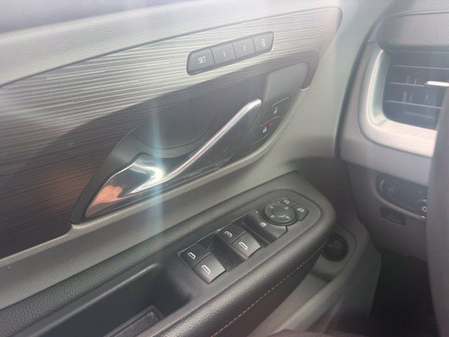 Used 2019 GMC Terrain SLT w/ Preferred Package AWD/4WD image 14