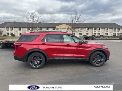 New 2026 Ford Explorer ST-Line w/ ST-Line Street Pack image 4