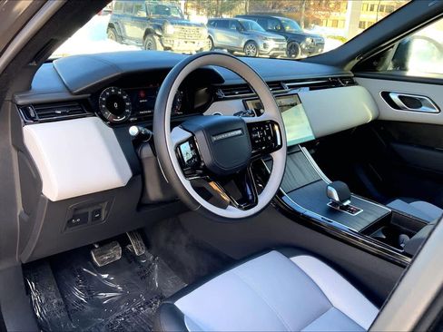 Used 2026 Land Rover Range Rover Velar Dynamic SE image 17