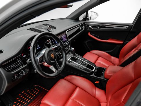 Used 2021 Porsche Macan AWD/4WD image 3