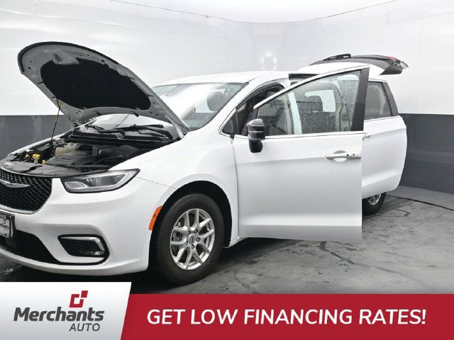 Used 2024 Chrysler Pacifica Touring-L FWD image 43