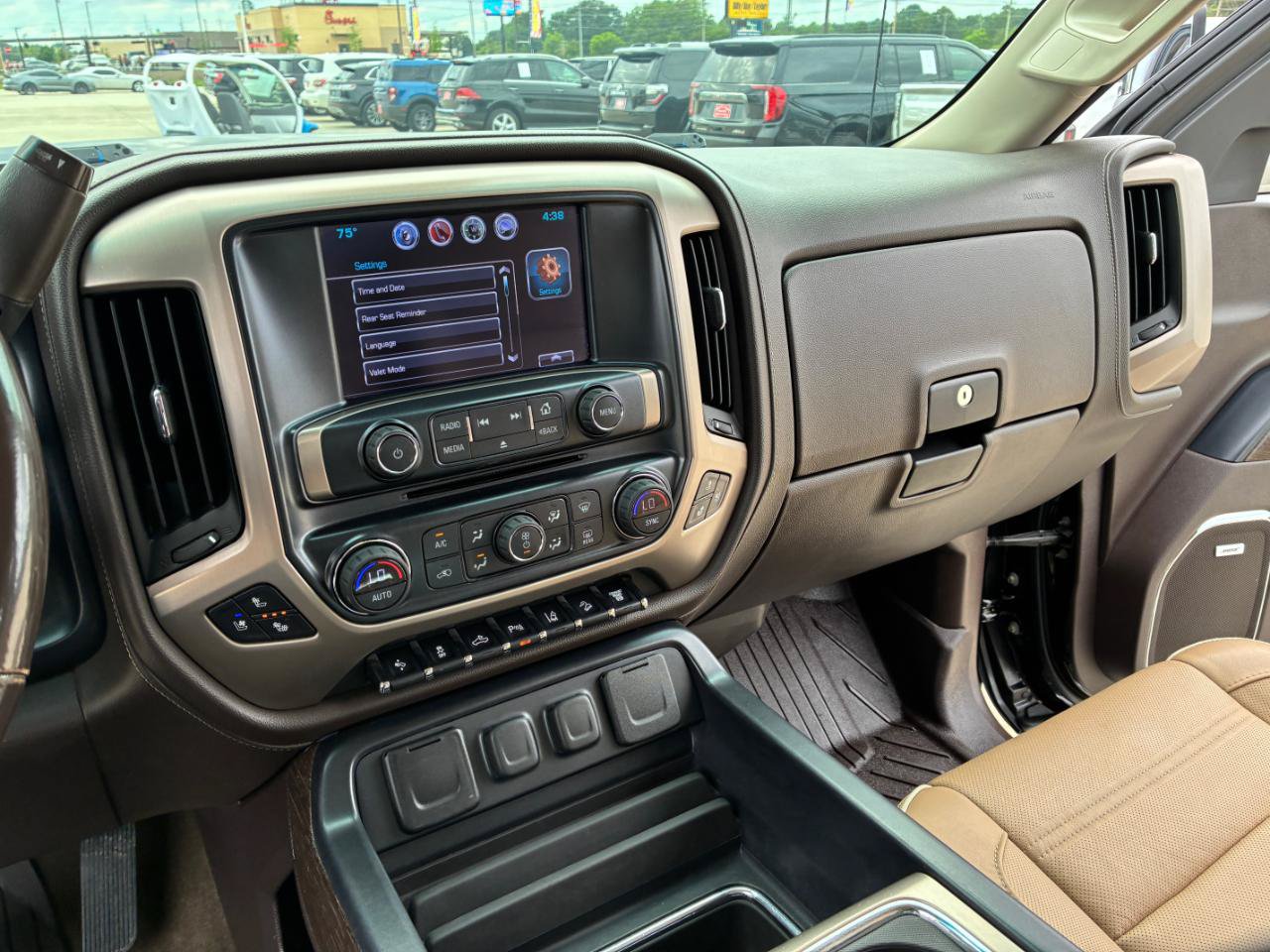 Used 2017 GMC Sierra 2500 Denali w/ Duramax Plus Package AWD/4WD image 19